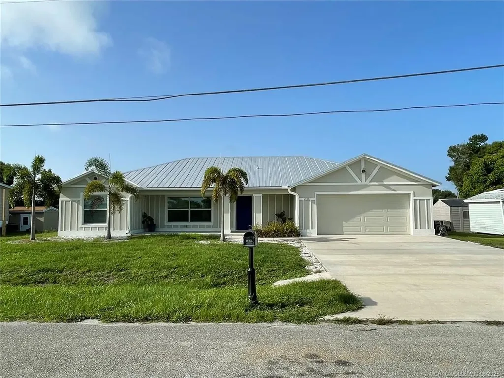 2608 SE 32nd Street Okeechobee FL 34974