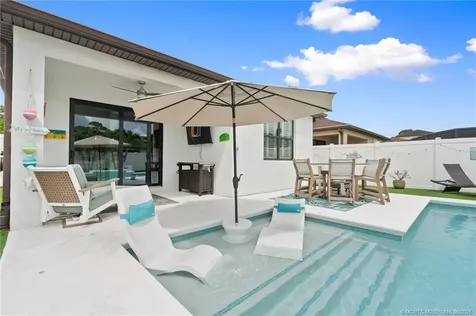 260 SE Via Visconti Port St Lucie FL 34952