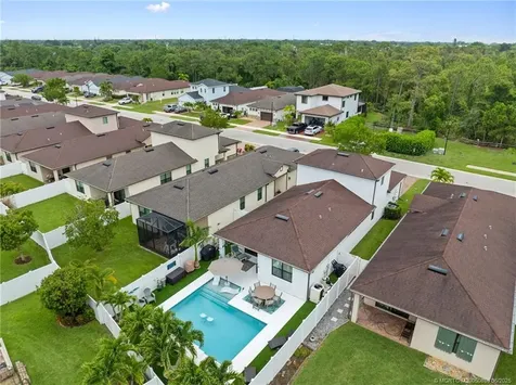 260 SE Via Visconti Port St Lucie FL 34952