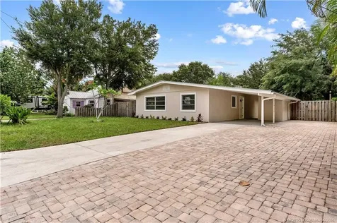 709 SW Bryant Avenue Stuart FL 34994