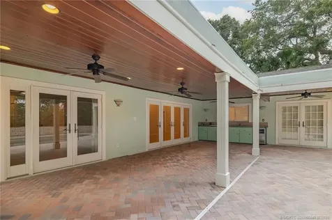 1160 Driftwood Drive Vero Beach FL 32963