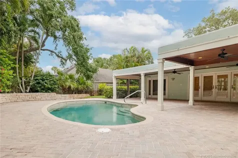 1160 Driftwood Drive Vero Beach FL 32963