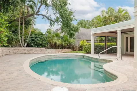 1160 Driftwood Drive Vero Beach FL 32963