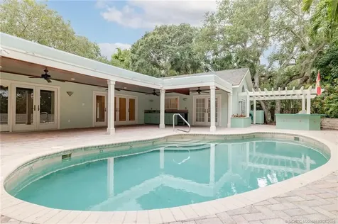 1160 Driftwood Drive Vero Beach FL 32963