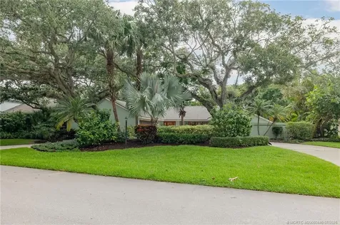 1160 Driftwood Drive Vero Beach FL 32963