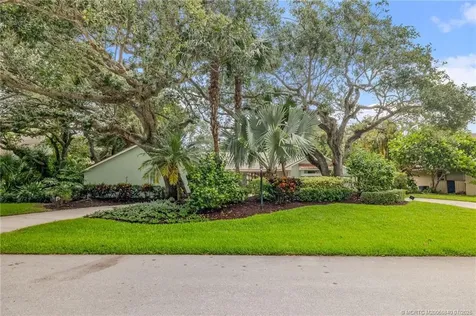 1160 Driftwood Drive Vero Beach FL 32963