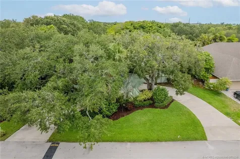 1160 Driftwood Drive Vero Beach FL 32963