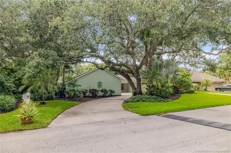 1160 Driftwood Drive Vero Beach FL 32963