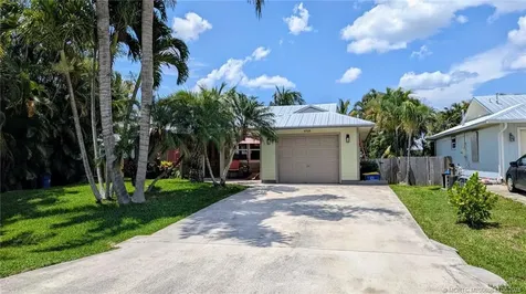 3725 SE Middle Street Stuart FL 34997