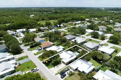 3725 SE Middle Street Stuart FL 34997