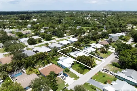 3725 SE Middle Street Stuart FL 34997