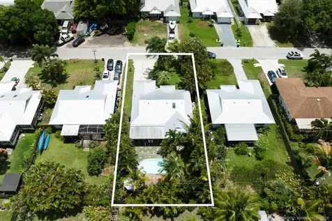 3725 SE Middle Street Stuart FL 34997
