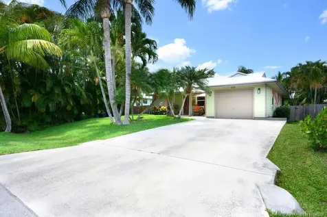 3725 SE Middle Street Stuart FL 34997