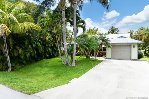3725 SE Middle Street Stuart FL 34997
