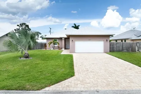 5333 SE Celestial Circle Stuart FL 34997