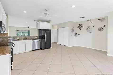 2127 SE Wild Meadow Circle Port St Lucie FL 34952