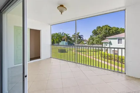 2127 SE Wild Meadow Circle Port St Lucie FL 34952