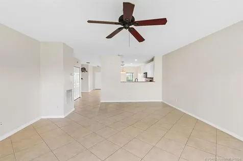 2127 SE Wild Meadow Circle Port St Lucie FL 34952