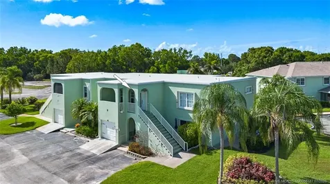 2127 SE Wild Meadow Circle Port St Lucie FL 34952