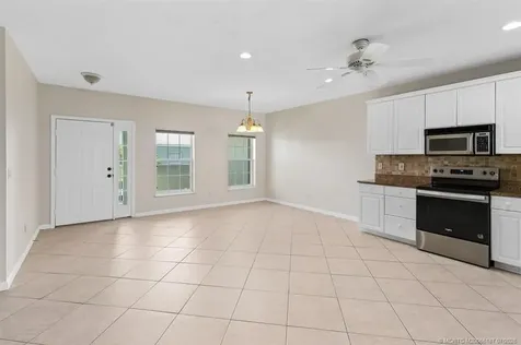 2127 SE Wild Meadow Circle Port St Lucie FL 34952