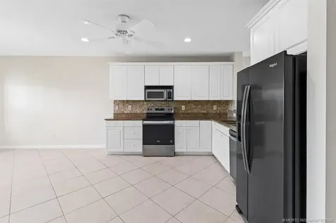 2127 SE Wild Meadow Circle Port St Lucie FL 34952