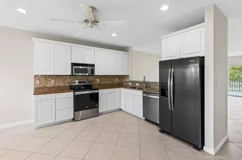 2127 SE Wild Meadow Circle Port St Lucie FL 34952
