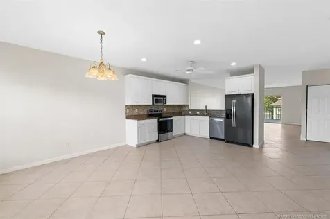 2127 SE Wild Meadow Circle Port St Lucie FL 34952