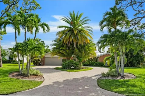 1310 NW Lakeside Trail Stuart FL 34994