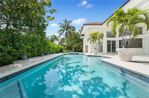 6841 SE Harbor Circle Hutchinson Island FL 34996