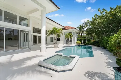 6841 SE Harbor Circle Hutchinson Island FL 34996