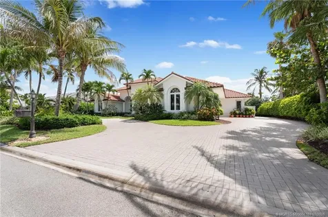 6841 SE Harbor Circle Hutchinson Island FL 34996