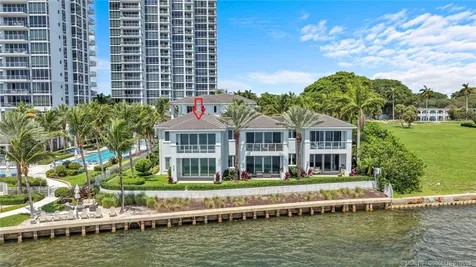 104 Water Club N North Palm Beach FL 33408