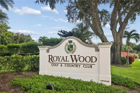 4618 Ashton Court Naples FL 34112