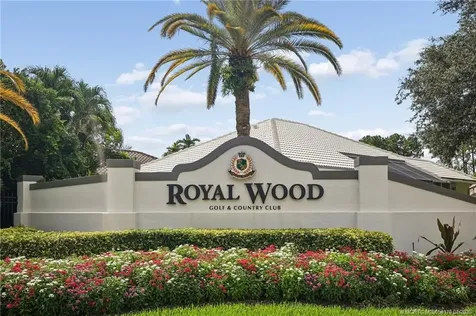 4618 Ashton Court Naples FL 34112