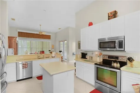 575 SW Romora Port St Lucie FL 34986