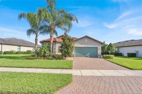 466 SE Vallarta Drive Port St Lucie FL 34984