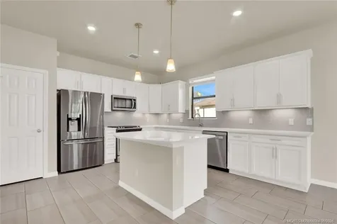 466 SE Vallarta Drive Port St Lucie FL 34984