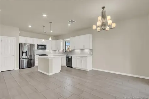 466 SE Vallarta Drive Port St Lucie FL 34984