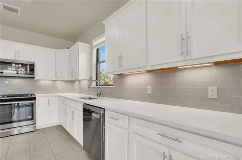 466 SE Vallarta Drive Port St Lucie FL 34984