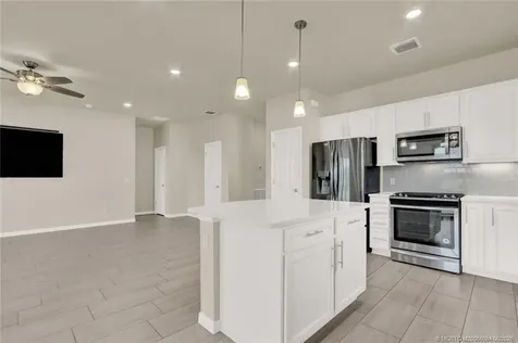 466 SE Vallarta Drive Port St Lucie FL 34984