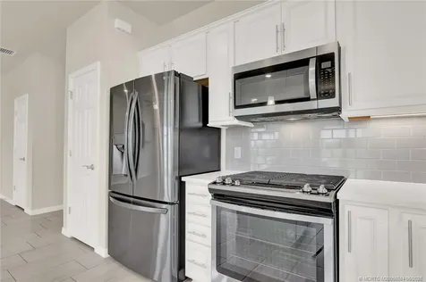 466 SE Vallarta Drive Port St Lucie FL 34984
