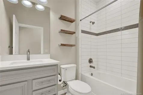 466 SE Vallarta Drive Port St Lucie FL 34984