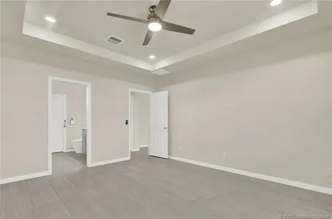 466 SE Vallarta Drive Port St Lucie FL 34984