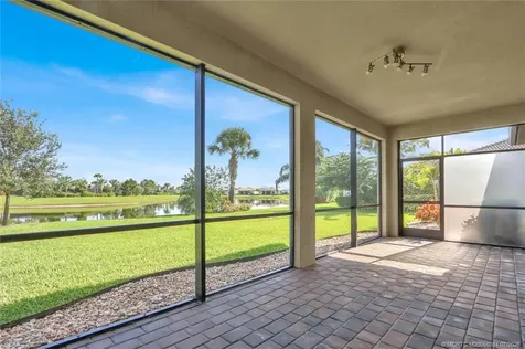 466 SE Vallarta Drive Port St Lucie FL 34984