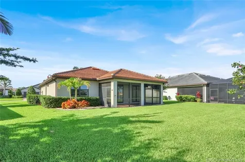 466 SE Vallarta Drive Port St Lucie FL 34984