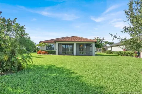 466 SE Vallarta Drive Port St Lucie FL 34984