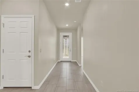 466 SE Vallarta Drive Port St Lucie FL 34984