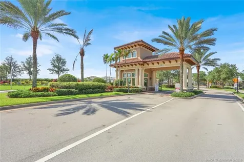 466 SE Vallarta Drive Port St Lucie FL 34984