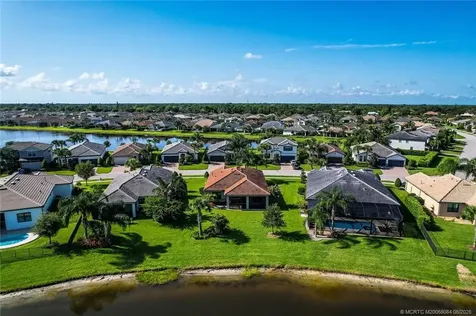 466 SE Vallarta Drive Port St Lucie FL 34984