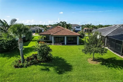 466 SE Vallarta Drive Port St Lucie FL 34984